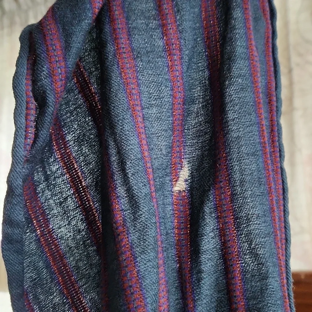 Vintage Bananna Replublic scarf‎ w/ flaws